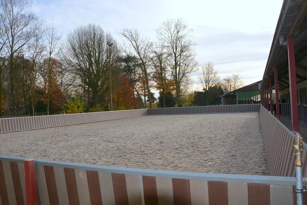 Haras Des Chartreux Hotel Estaimbourg Exterior foto